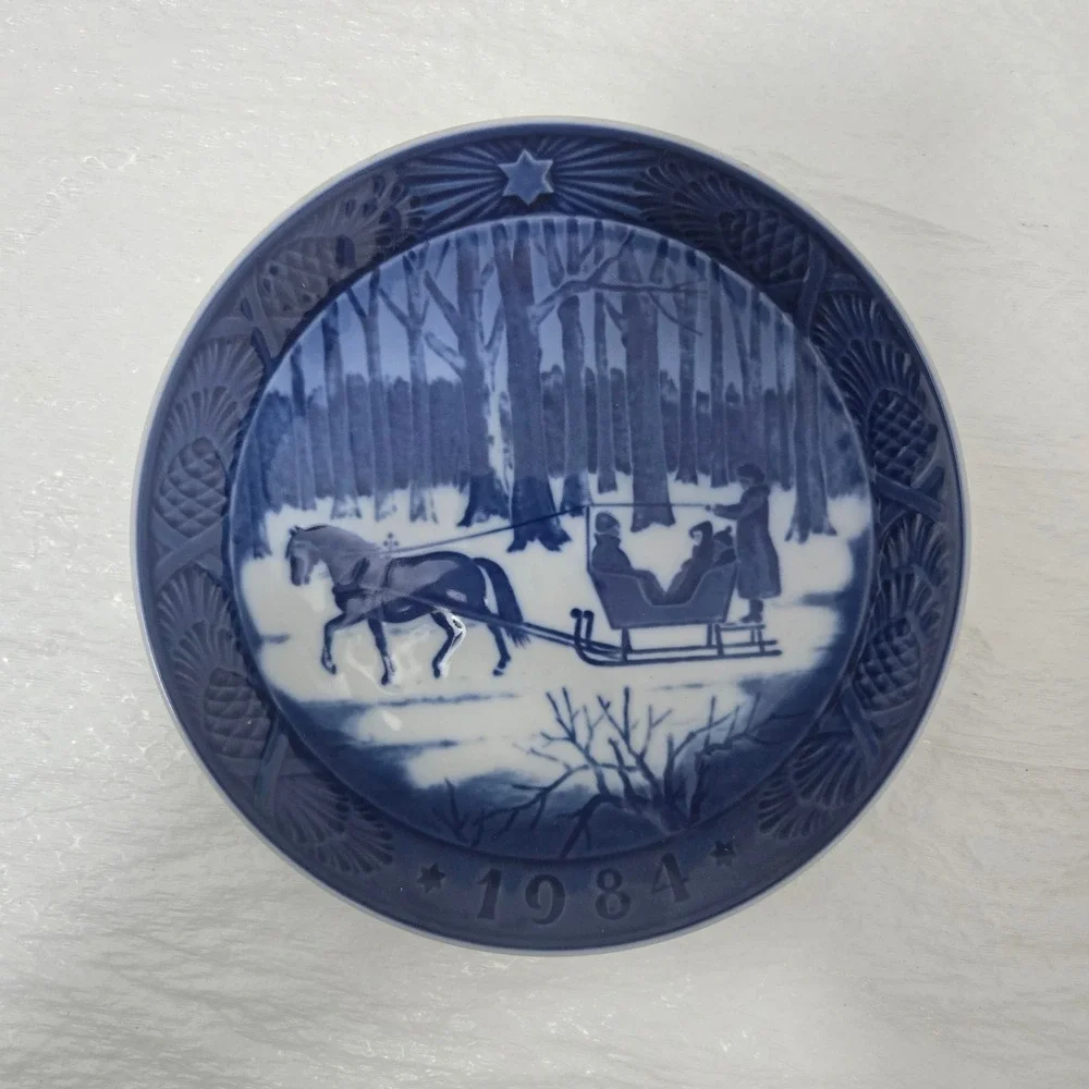 Royal Copenhagen 1984 Christmas Plate Jingle Bells Blue White Porcelain Denmark